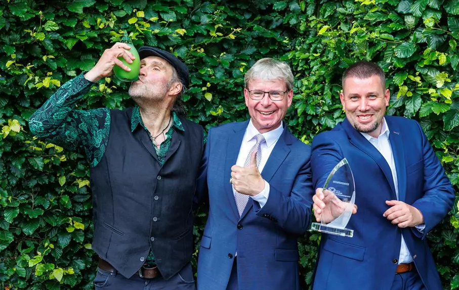 Thomas Proll (Kordes Rosen), Markus Brunsing (Gartenamtsleiter Baden-Baden) und Wilhelm-Alexander Kordes / Foto: Gartenamt Baden-Baden